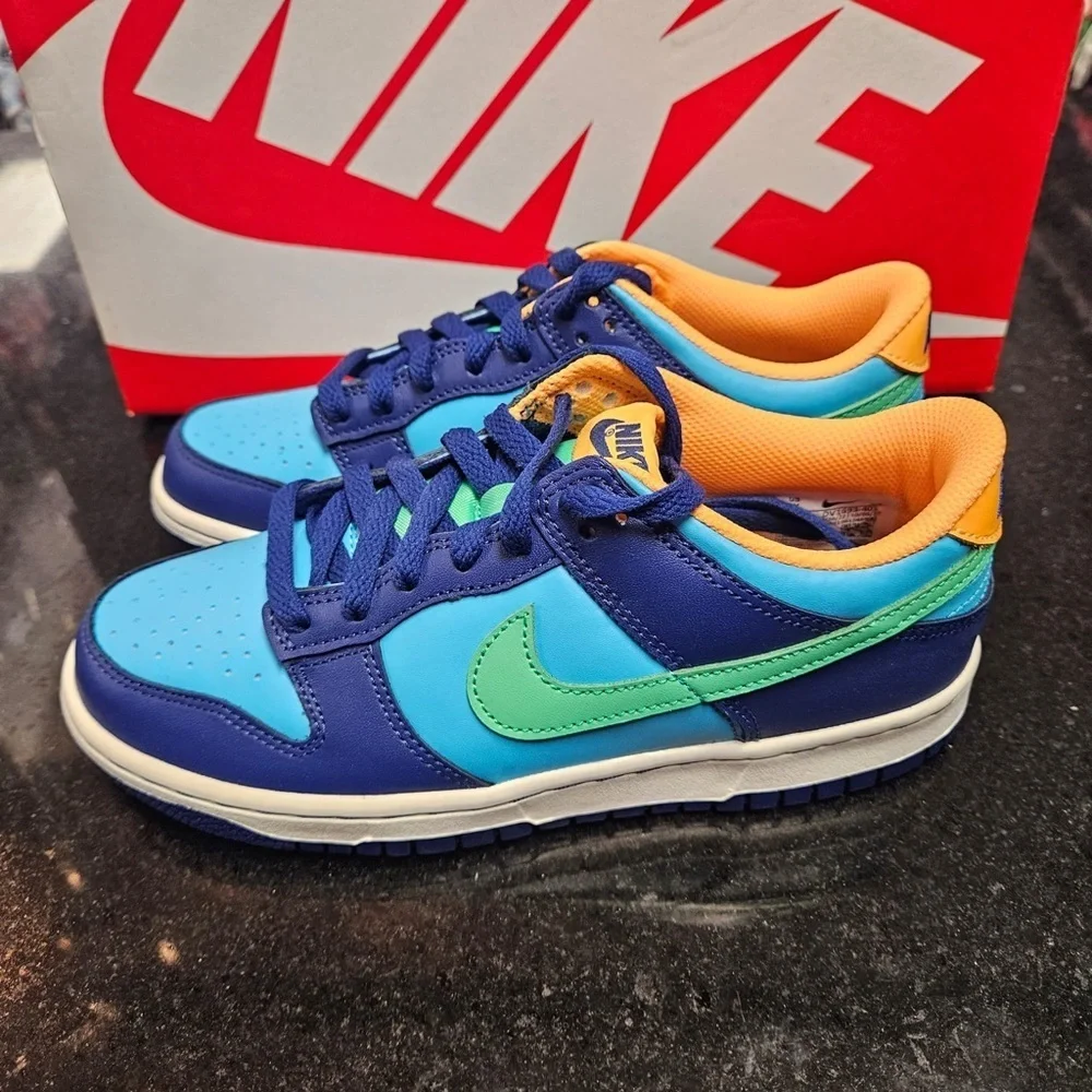 Nike sz various
